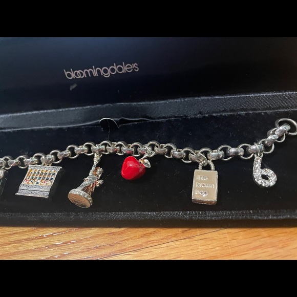Vintage Bloomingdales New York Charm Bracelet - Picture 4 of 4
